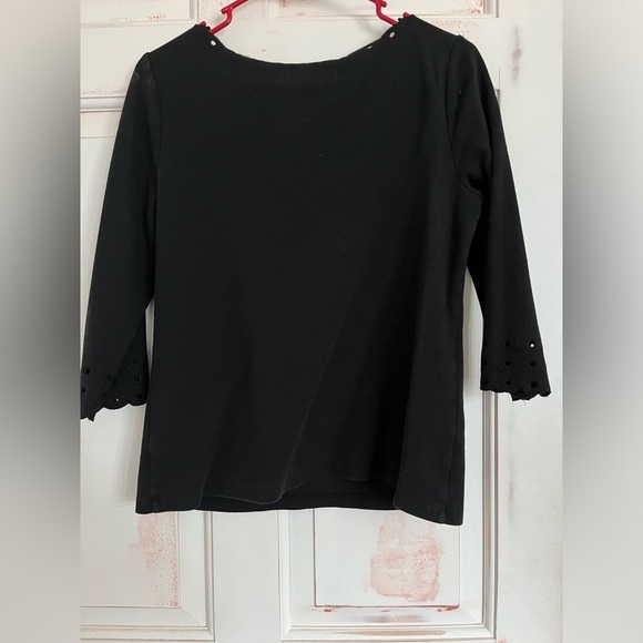 🌟🖤Petite scallop trim top 3/4 inch sleeve🖤 - Picture 2 of 4